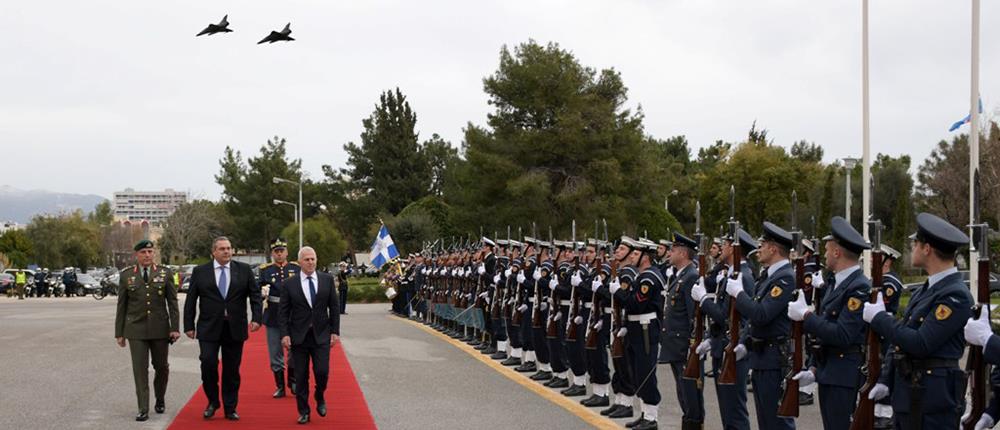 ΓΕΑ: σε... εκπαιδευτική αποστολή τα Mirage που απέδωσαν τιμές σε Καμμένο - Αποστολάκη