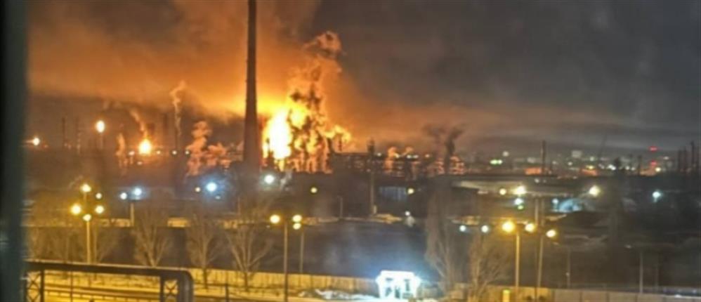 Ρωσία: Φωτιά σε διυλιστήριο από επίθεση με drone (εικόνες)