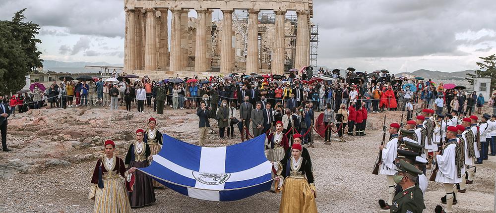 Απελευθέρωση της Αθήνας: μήνυμα Σακελλαροπούλου για την 12η Οκτωβρίου (εικόνες)