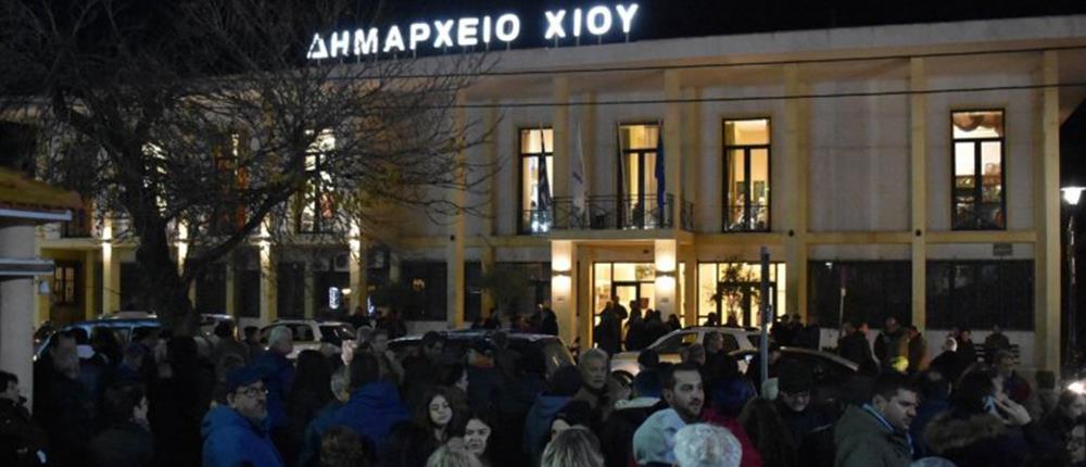 Αποδοκιμασίες κατά Μηταράκη και επεισόδια στη Χίο