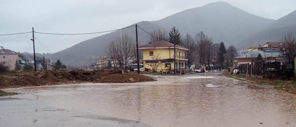 “Βούλιαξε” το Νευροκόπι από τις καταρρακτώδεις βροχές (εικόνες)