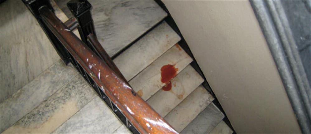 Τραγικό: έπεσε από τις σκάλες του σπιτιού του και σκοτώθηκε