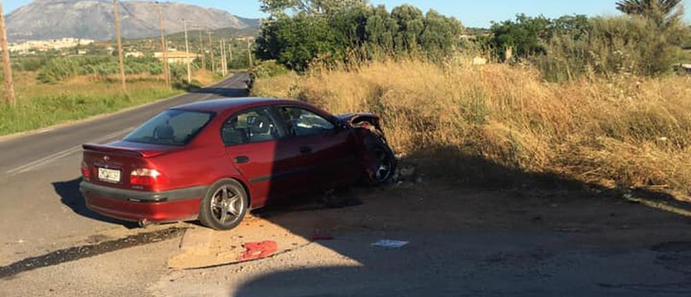 Σπάτα: Τροχαίο με 4 τραυματίες, ανάμεσά τους ένα παιδί (εικόνες)