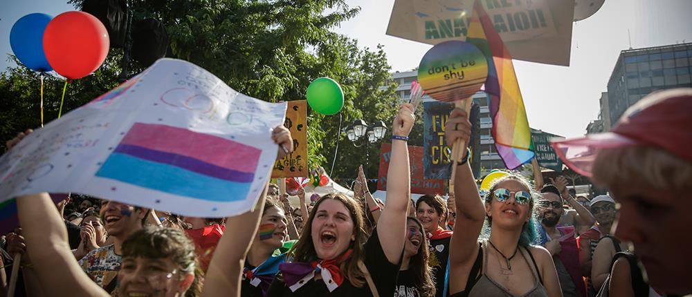 Με κεντρικό σύνθημα “ΠΑΡΟΥΣΑ” το 14ο Athens Pride (εικόνες)