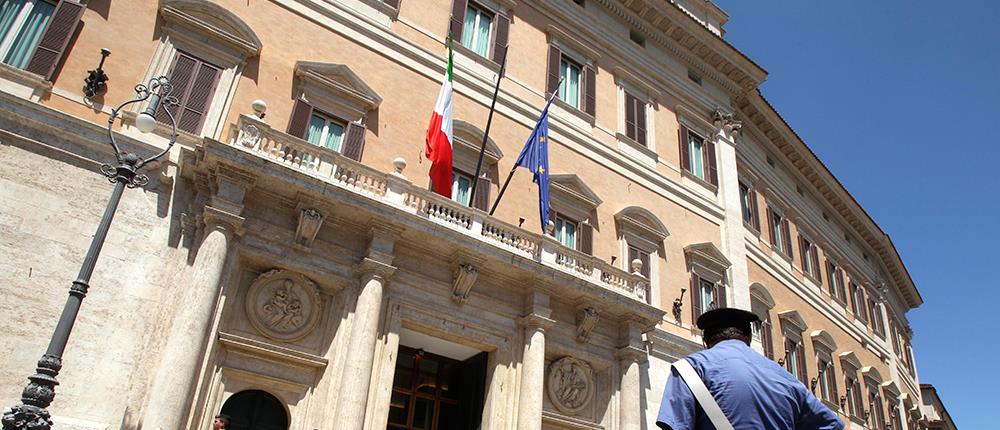 Ιταλική Βουλή: Τέλος τα “βερεσέδια” για τους βουλευτές στο μπαρ