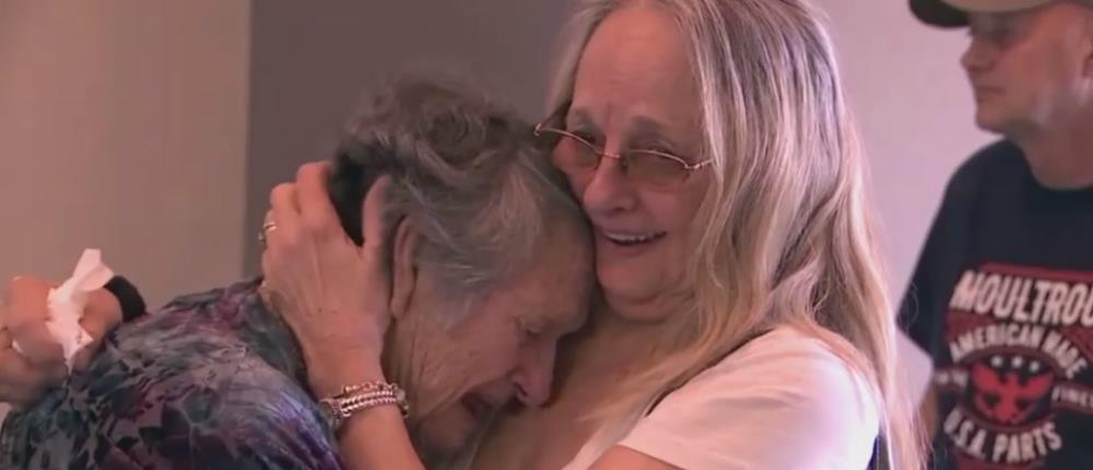 Βρήκε τη μητέρα της μετά από 69 χρόνια! (βίντεο)