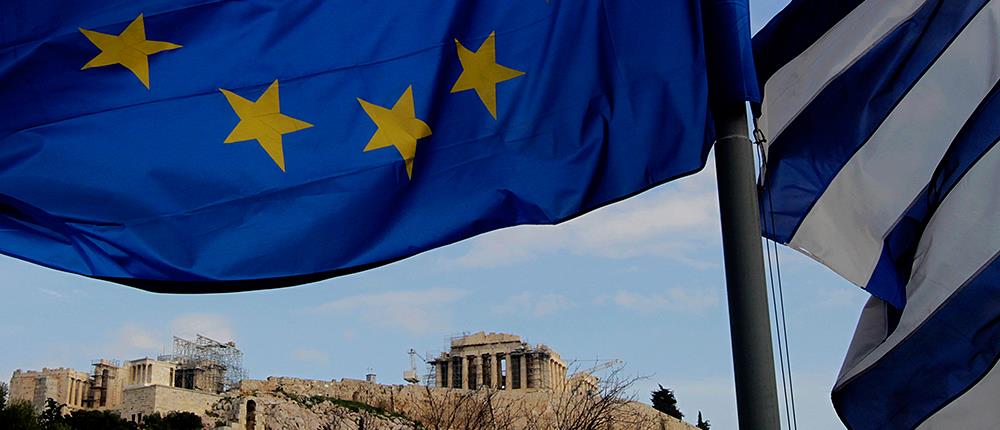 Guardian: διαγραφή μέρους του δυσθεώρητου χρέους ή οικονομική κατάρρευση για την Ελλάδα