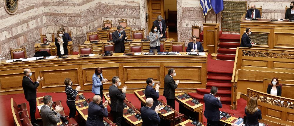 Βουλή: Υπερψηφίστηκε το νομοσχέδιο για τα Πανεπιστήμια