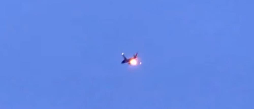 Τρομακτικό: Κινητήρας αεροσκάφους πιάνει φωτιά λίγο μετά την απογείωση (βίντεο)