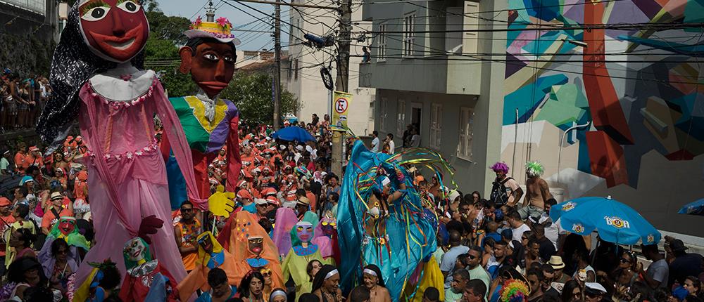 Χρώμα, ρυθμός και φαντασία στο Καρναβάλι του Ρίο (βίντεο)
