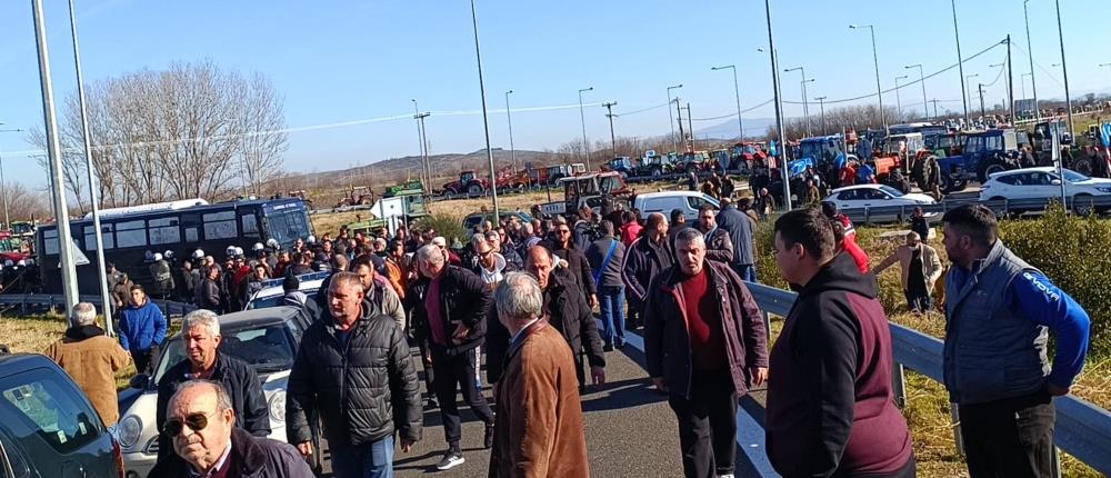 Θεσσαλονίκη - Μπλόκα αγροτών: Έρχεται κλιμάκωση των κινητοποιήσεων (βίντεο)