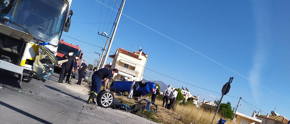 Σύγκρουση ΙΧ με αστικό λεωφορείο (εικόνες)