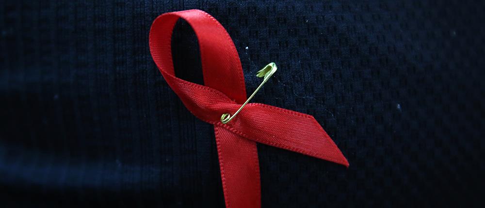 Καλλιτέχνες ενώνουν τη φωνή τους για την Παγκόσμια Ημέρα κατά του AIDS