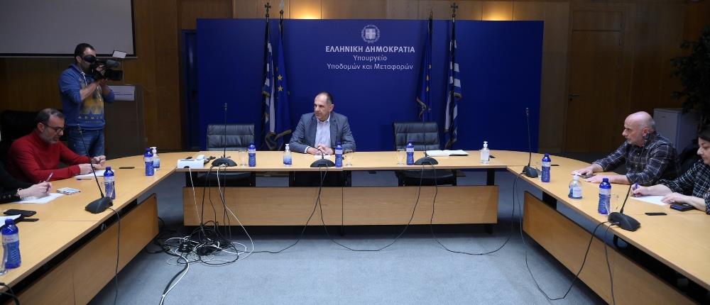 Συνάντηση Γεραπετρίτη με σιδηροδρομικούς για την ασφαλή επανεκκίνηση των τρένων