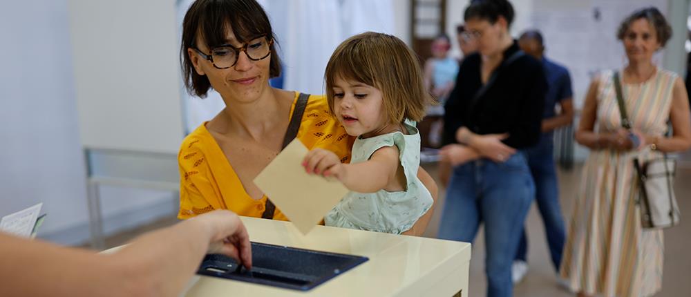 Βουλευτικές εκλογές στη Γαλλία: μειωμένη η συμμετοχή των Γάλλων