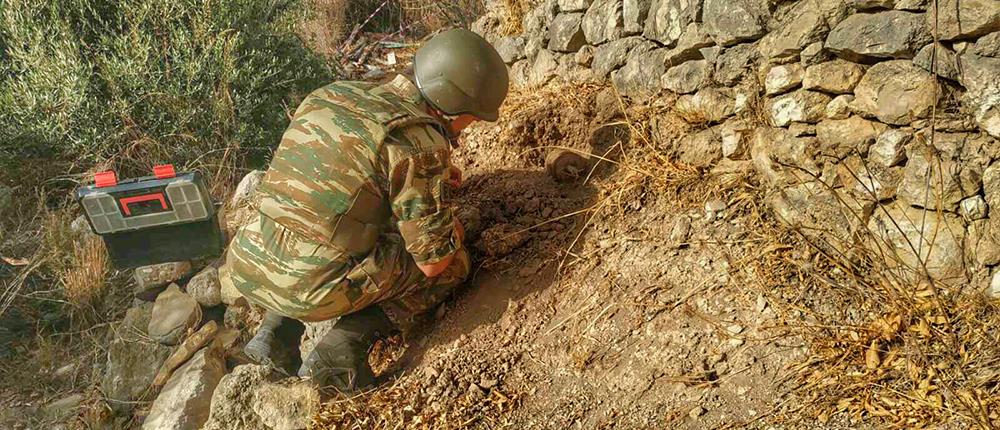 Συναγερμός για νάρκη δίπλα σε σχολείο (εικόνες)