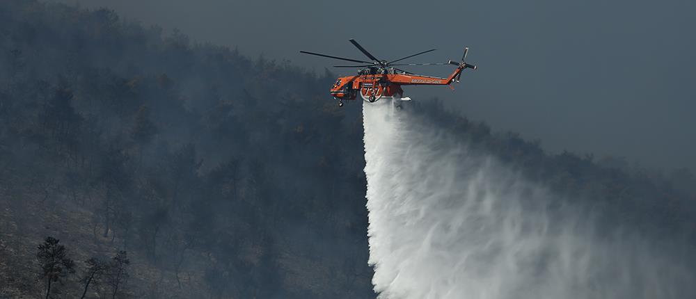 Βελτιώνεται η εικόνα των πυρκαγιών σε Κορινθία και Ηλεία