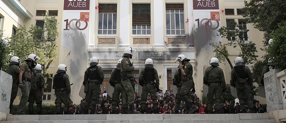 Αστυνομικός με πολιτικά έβγαλε όπλο μέσα στην ΑΣΟΕΕ