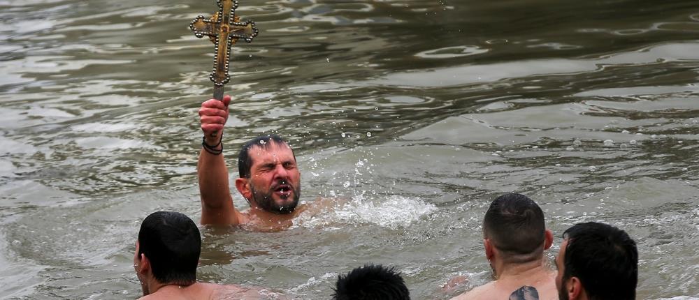 Έλληνας έπιασε τον Σταυρό στο Φανάρι (βίντεο)