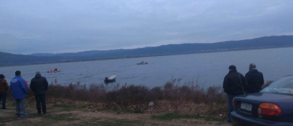 Βρέθηκε νεκρός άνδρας στην Βόλβη, όπου εξαφανίστηκαν οι δύο ψαράδες