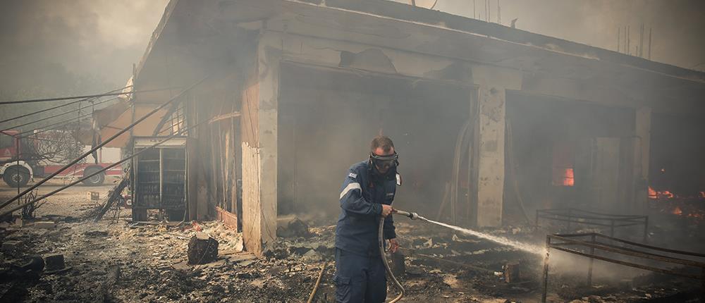 Εντολή Σπίρτζη για έλεγχο οικοδομικών αδειών στα κτίρια κοντά στην παραλία