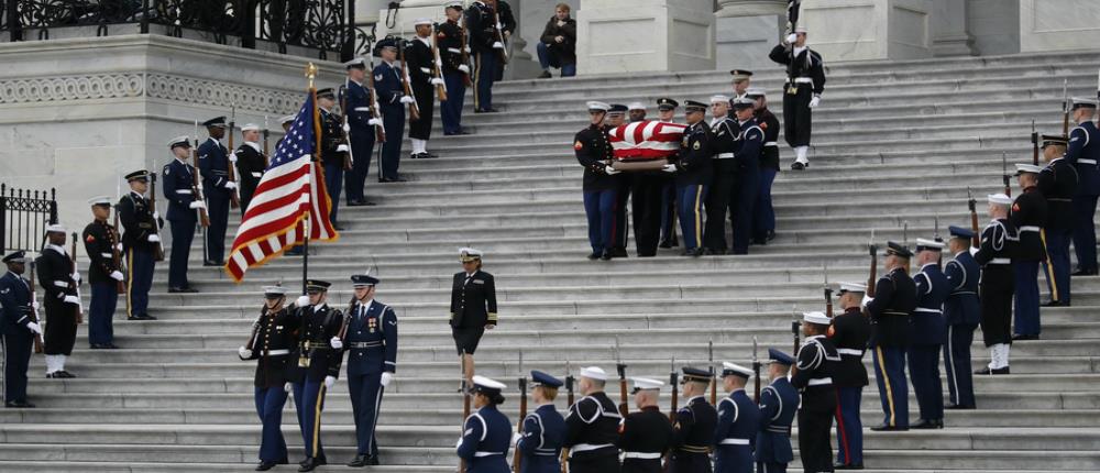 Με στρατιωτικές τιμές η κηδεία του Τζορτζ Μπους (βίντεο)