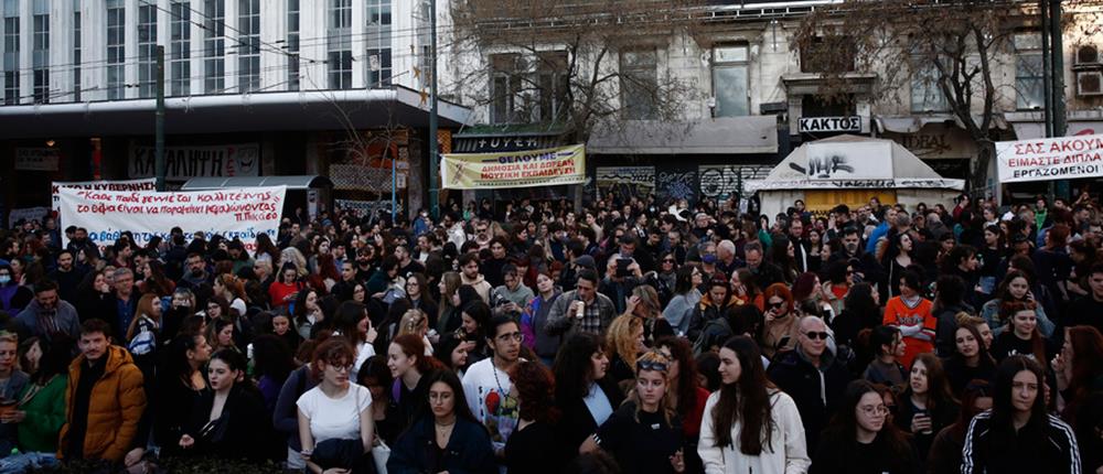 Γιατρομανωλάκης σε καλλιτέχνες: Η ΚΥΑ θεραπεύει στρεβλώσεις του παρελθόντος