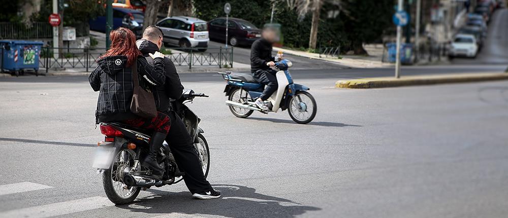 Τροχαία: εκατοντάδες κλήσεις για κράνος μέσα σε λίγες ώρες