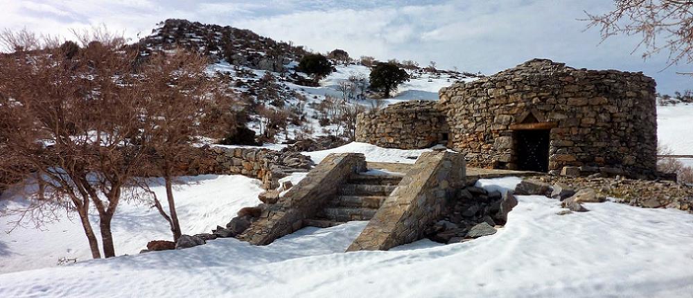 Παραμένουν αποκλεισμένοι οι κτηνοτρόφοι στα Λευκά Όρη