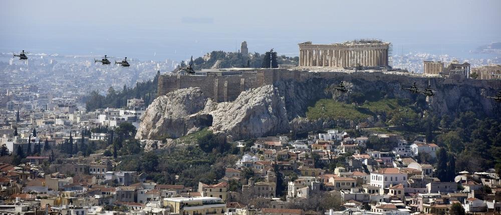 25η Μαρτίου: Στρατιωτική παρέλαση με λαμπρότητα στην Αθήνα (εικόνες)