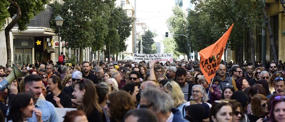 Απεργία: “Κατεβάζει ρολά” η χώρα - Ποιοι συμμετέχουν 