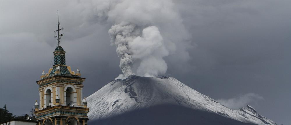 Συναγερμός στο Μεξικό από έκρηξη ηφαιστείου