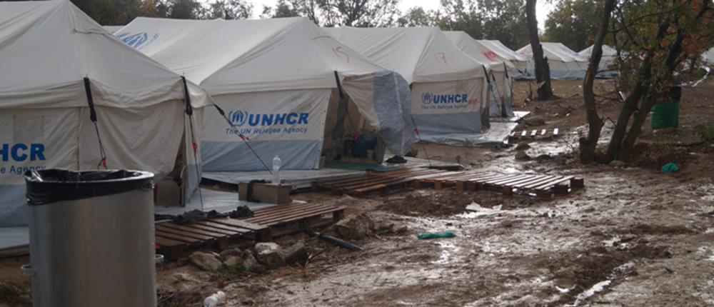 Πνίγηκαν στη λάσπη και τα λύματα οι πρόσφυγες στην ΒΙΑΛ (βίντεο)