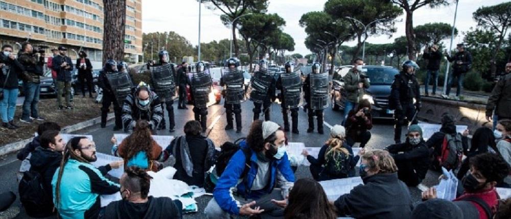 G20: μπλόκο από διαδηλωτές έξω από το συνεδριακό κέντρο