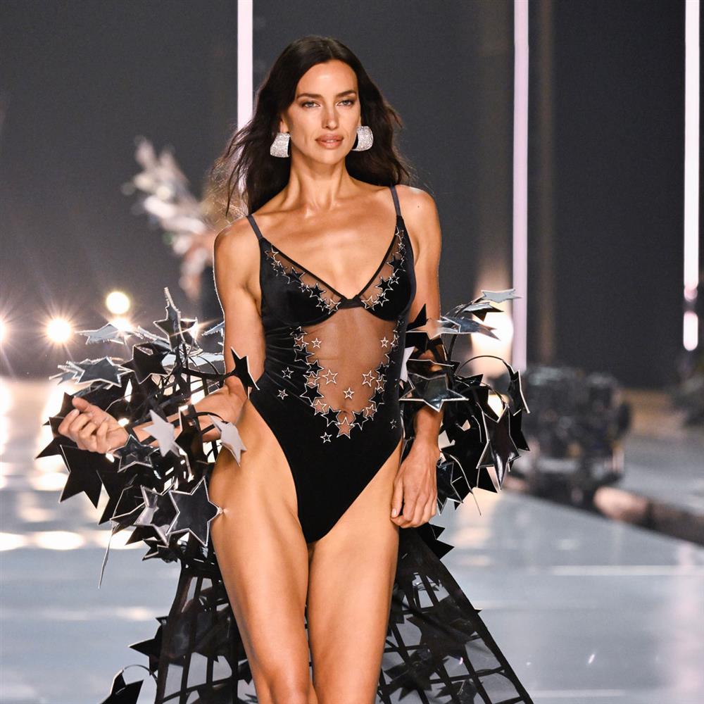 Το Victoria's Secret show επέστρεψε μετά από πέντε χρόνια! Τα αγγελάκια που εντυπωσίασαν (φωτογραφίες - βίντεο)
