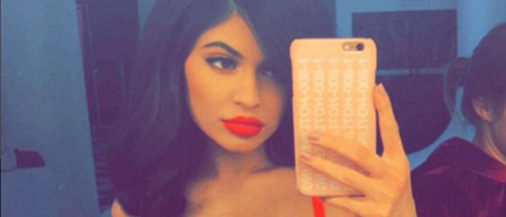 Kylie Jenner: “φωτιά στα κόκκινα” και στο Instagram