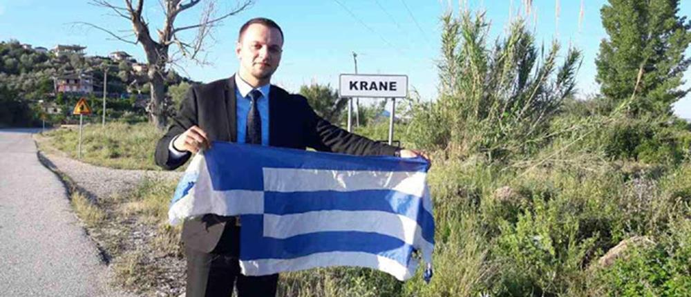 Συνελήφθη ο Αλβανός εξτρεμιστής που έκαιγε ελληνικές σημαίες