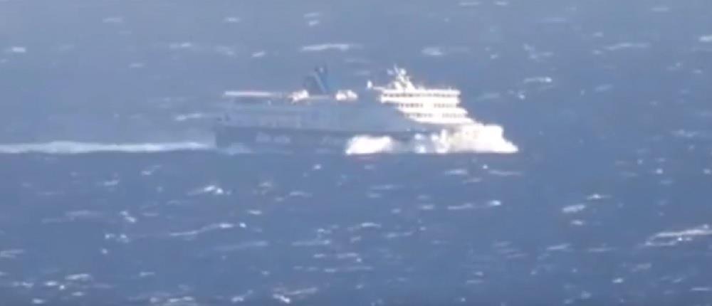 Βίντεο: Τα κύματα “καταπίνουν” το SuperFerry