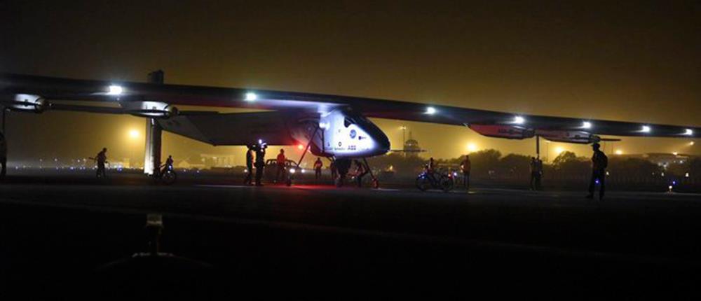 Το “Solar Impulse 2” απογειώθηκε με προορισμό το Αμπού Ντάμπι