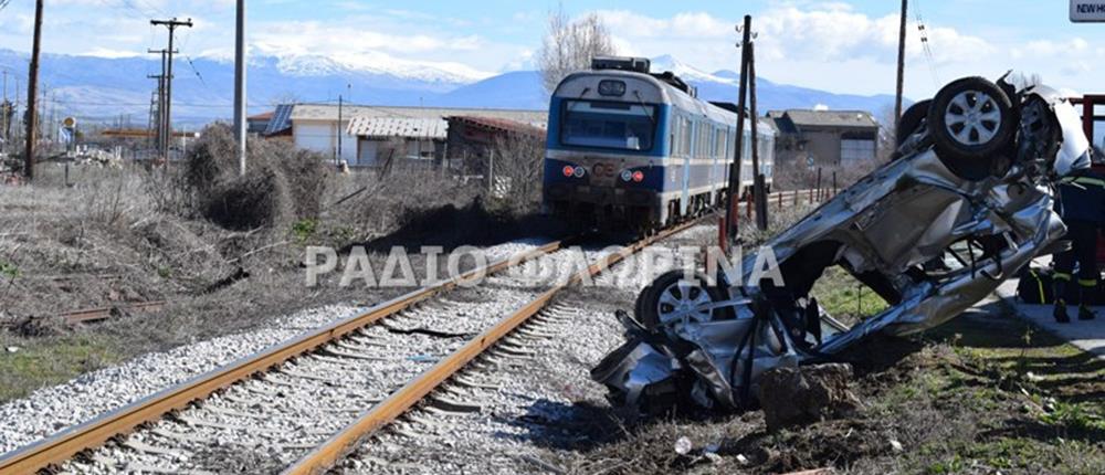 Σφοδρή σύγκρουση τρένου με αυτοκίνητο