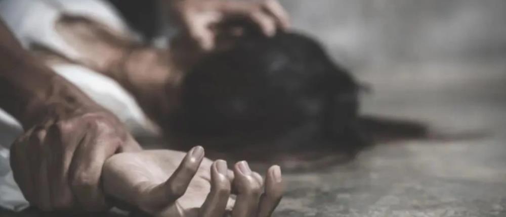 Θεσσαλονίκη: ταχυδακτυλουργός προφυλακίστηκε για τον βιασμό της βαφτιστήρας του