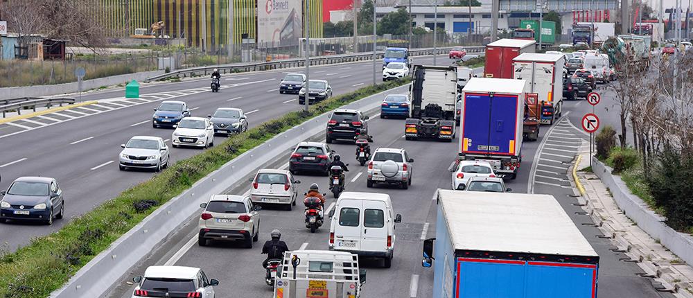 Κίνηση - Κηφισός: Μποτιλιάρισμα από ακινητοποίηση νταλίκας