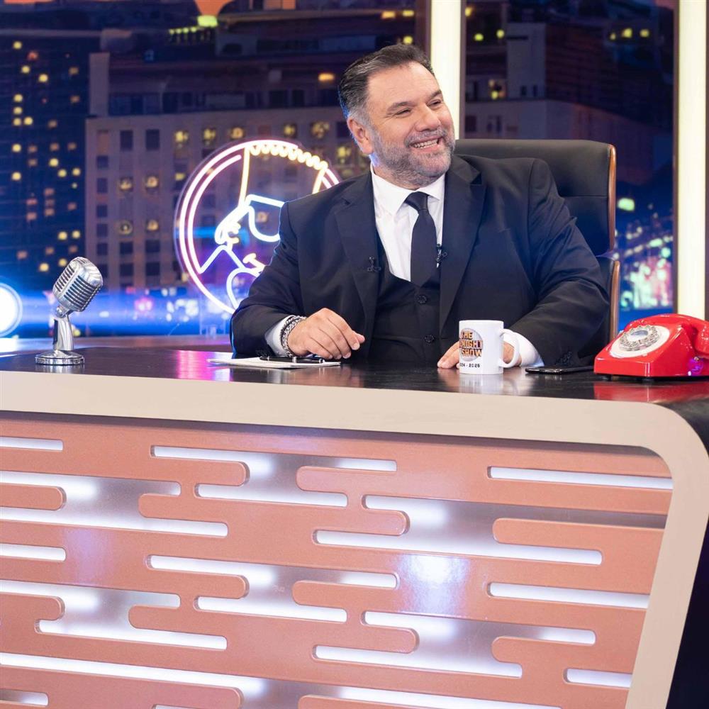 The 2Night Show: Ποιους θα φιλοξενήσει απόψε ο Γρηγόρης Αρναούτογλου;