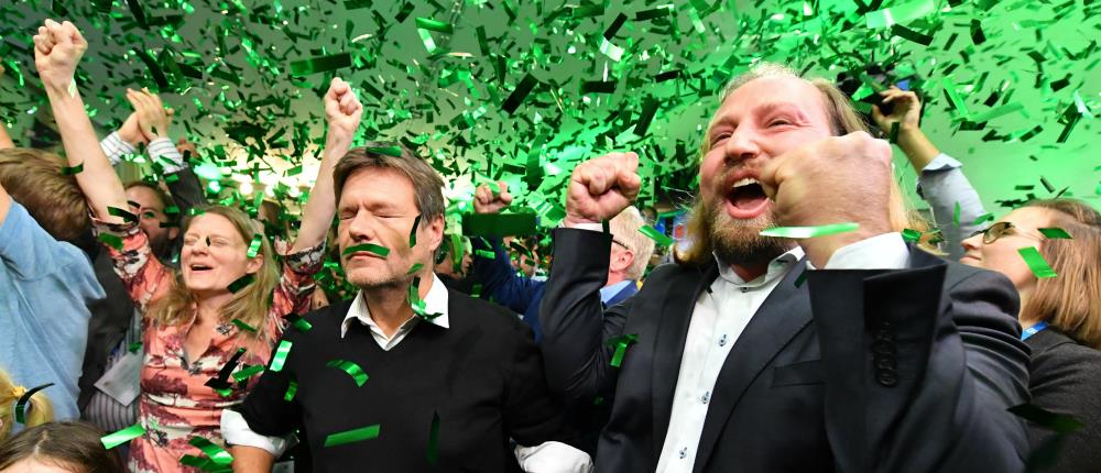 Γερμανία δημοσκόπηση: σε “απόσταση αναπνοής” από το CDU οι “Πράσινοι”