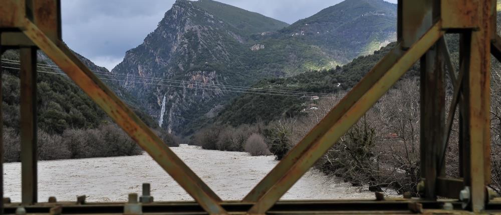 Άραχθος: Πέντε ανήλικες παρασύρθηκαν όταν άνοιξε φράγμα