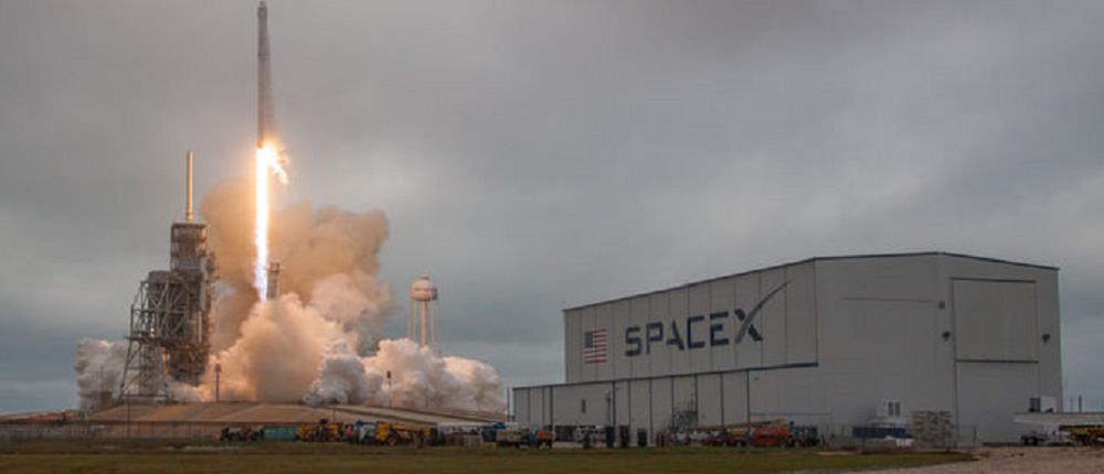 Επιτυχής η εκτόξευση του ιδιωτικού πυραύλου Falcon 9 της SpaceX