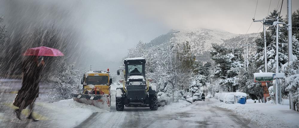 Κακοκαιρία: Αποκλεισμένοι δρόμοι, διακοπές ρεύματος, ποτάμια “φουσκωμένα” (εικόνες)