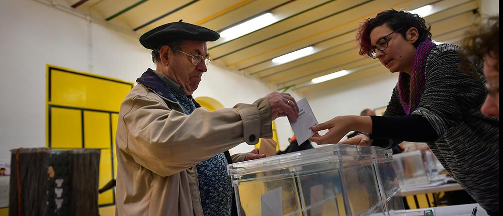 Προς τις κάλπες οδεύει η Ισπανία