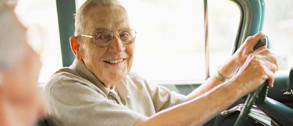 Για… “service” στέλνει τους ηλικιωμένους οδηγούς το υπουργείο Μεταφορών