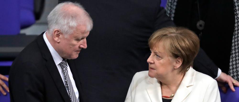 Κρίσιμες συνεδριάσεις σε CDU και CSU κρίνουν το πολιτικό μέλλον της Μέρκελ